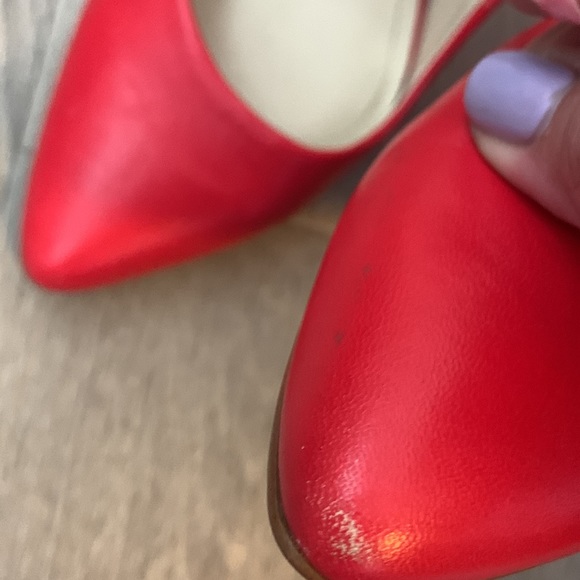 BCBGeneration gorgeous red 4” heels - Picture 4 of 9